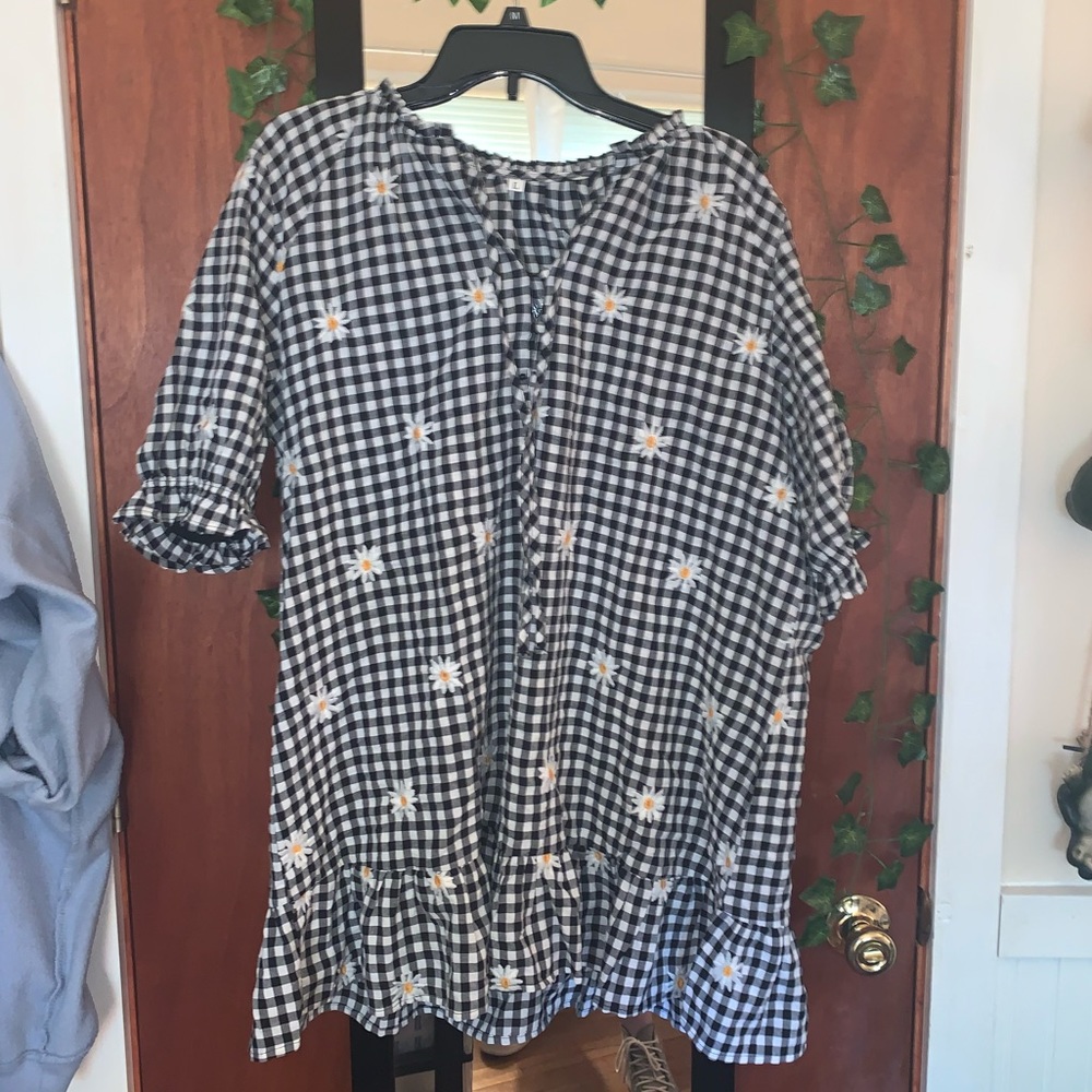 DAISY CHECKERED DRESS